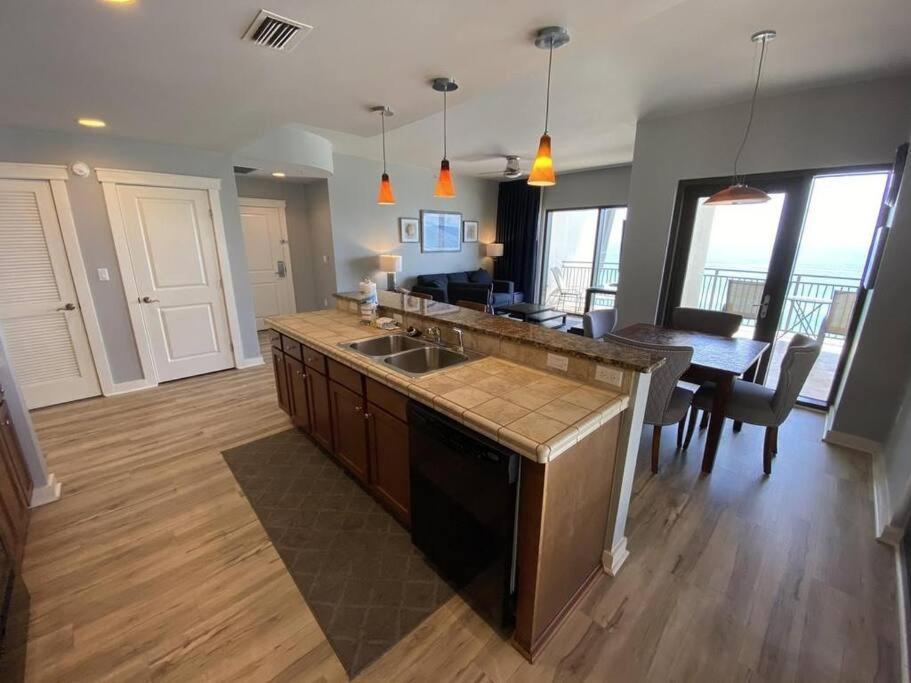 Awesome Beach - Amazing Ocean Views Apartment
